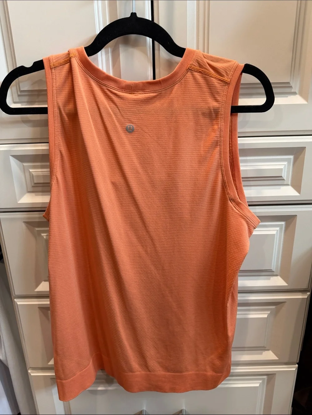 lululemon athletica lightweight sleeveless